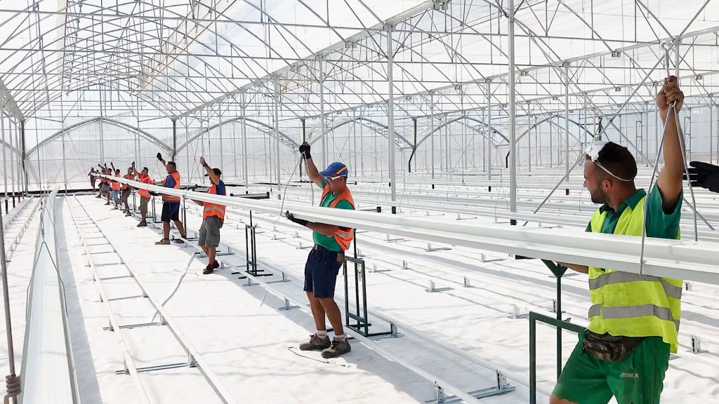 hydroponic-gutters-greenhouses_NOVAGRIC
